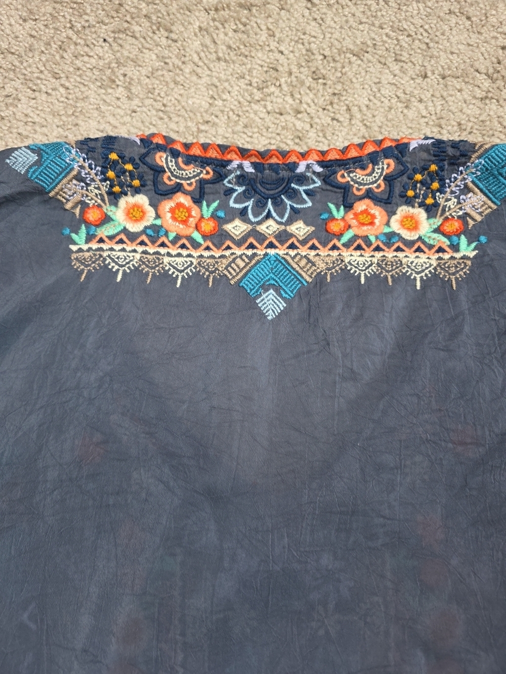JOHNNY WAS Gray VNeck Embroidered Blouse 3/4 sleeve Size XSmall - Picture 5 of 11